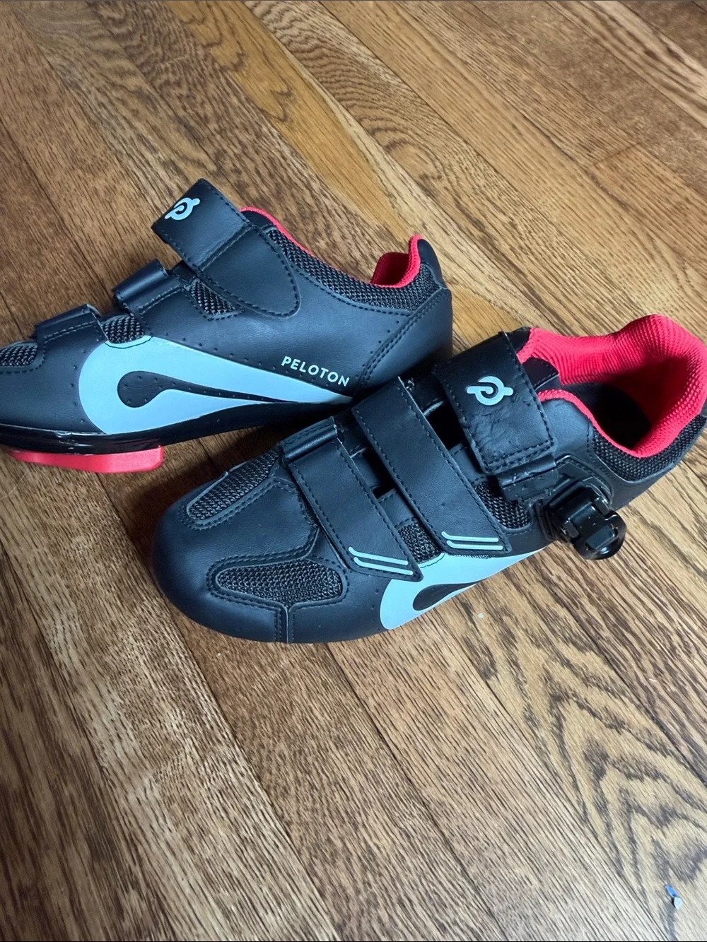 Men Peloton Black and Red Cycling Shoes with Secure Strap Closure